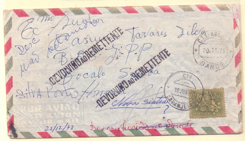 1549 f.jpg -     Lote:    1549 (frente)            Angola       Descrição:         Marcofilia diversa. Sobrescrito remetido do Laranjeiro (19.06.73) para Sande (20.11.73) com selo de 2$50 tipo Cavaleiro Medieval, várias vezes reendereçado por ser desconhecido o paradeiro do destinatário. Vários carimbos de passagem, incluindo "SANDE", "NOVA SINTRA", "LOB &mdash; AMB".         Carta       Valor Base:     &euro; 15,00     Valor Venda:     &euro; 24,00     